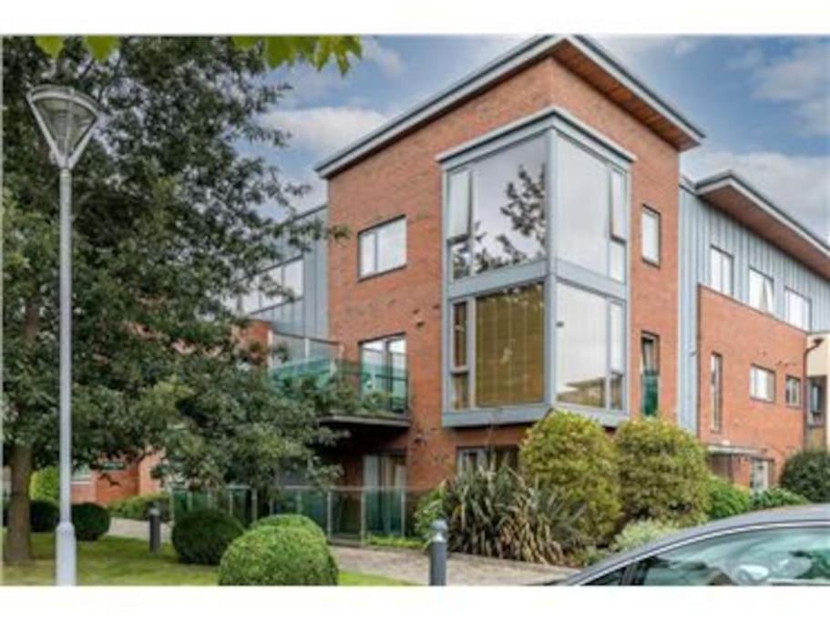 Lovely 2 Bedroom In Exclusive Development. Apartment