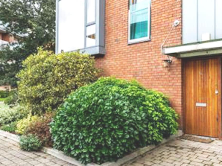 Lovely 2 Bedroom In Exclusive Development. Apartment